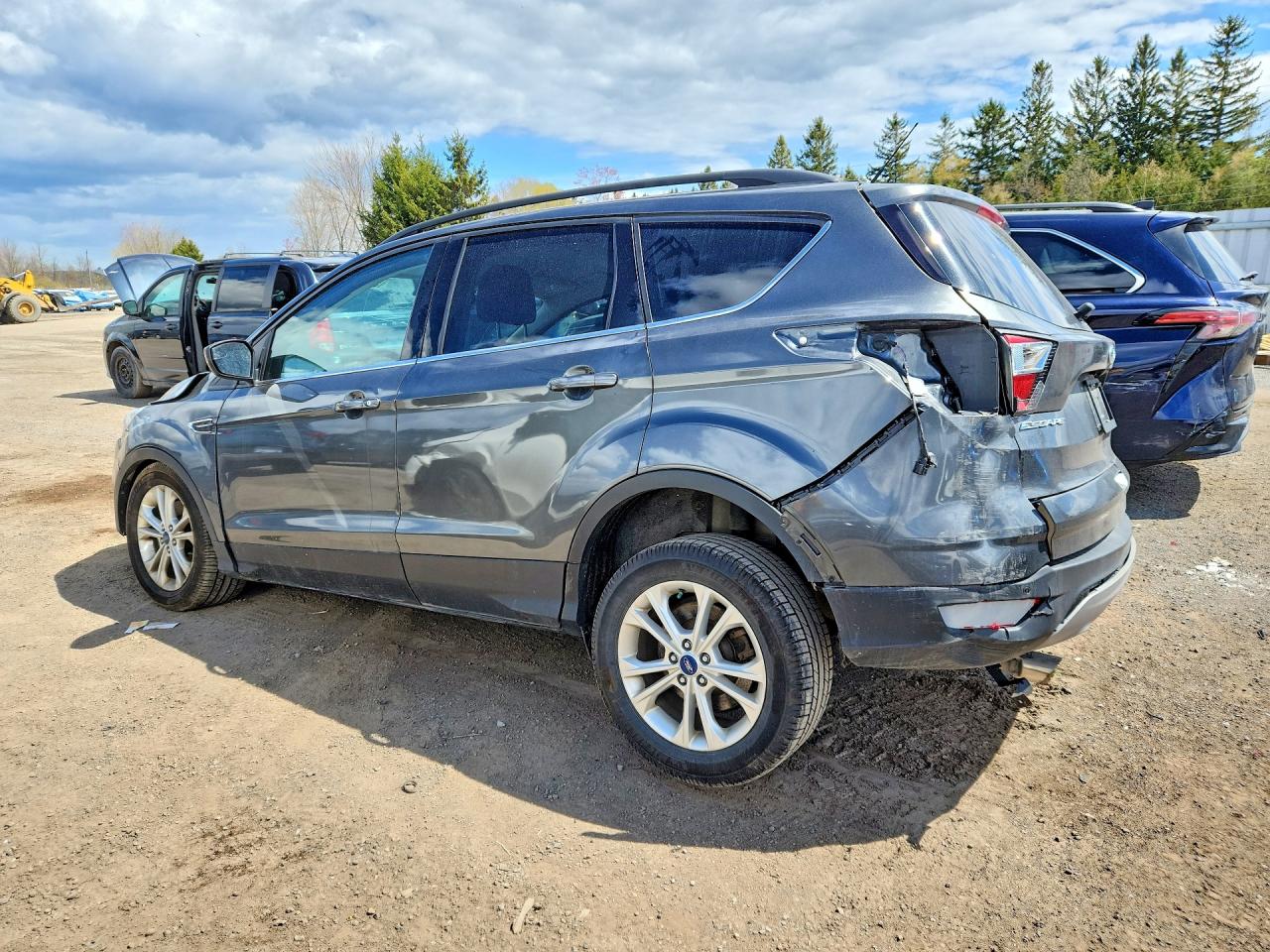 2017 FORD ESCAPE SE photo 3