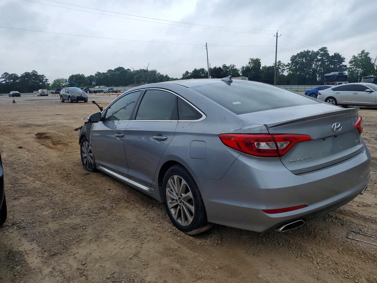 2015 HYUNDAI SONATA SPORT photo 2