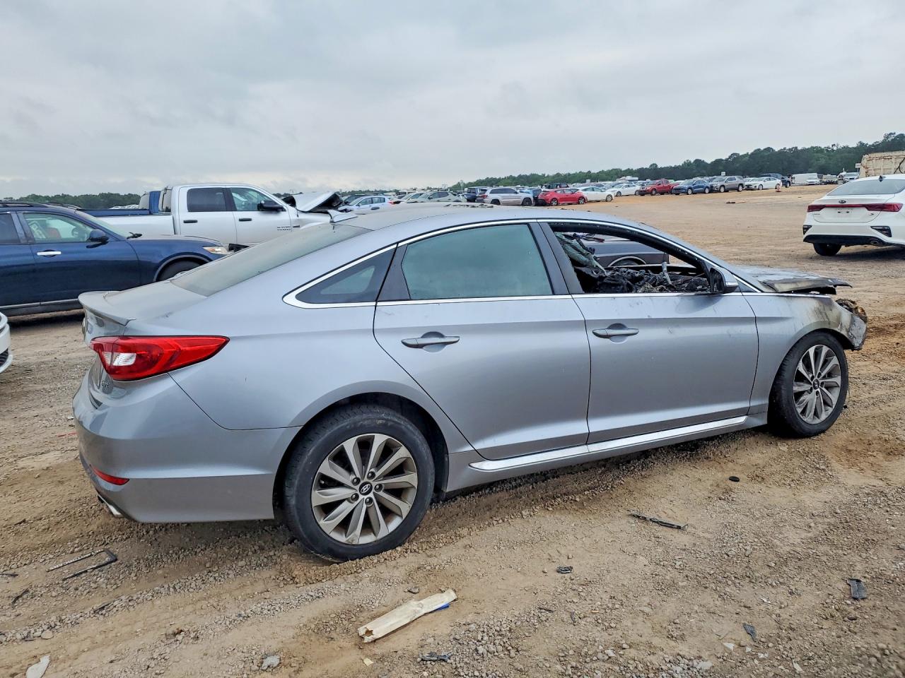 2015 HYUNDAI SONATA SPORT photo 3