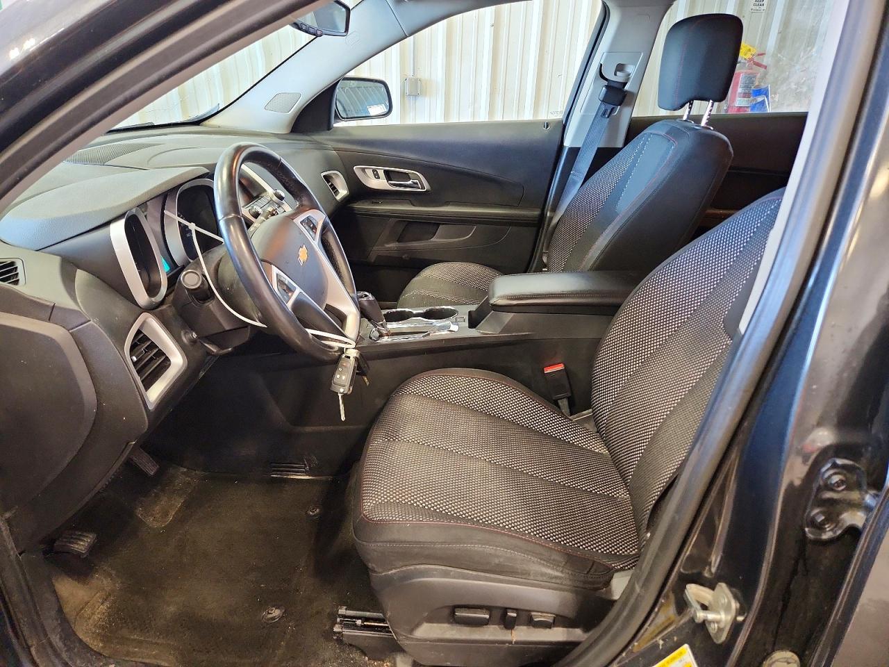 2017 CHEVROLET EQUINOX LT photo 13
