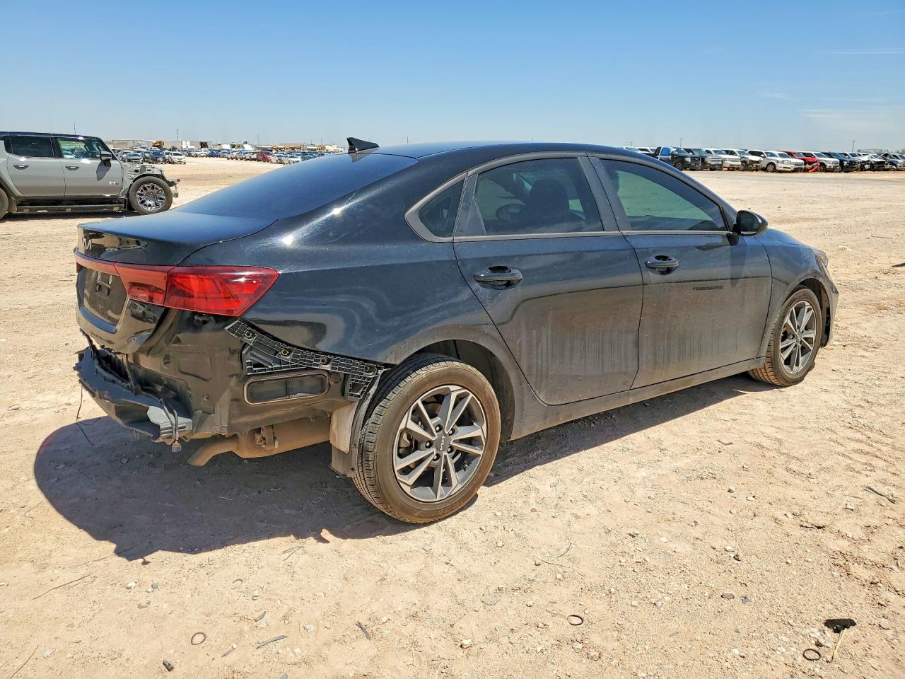 2024 KIA FORTE LXS photo 5