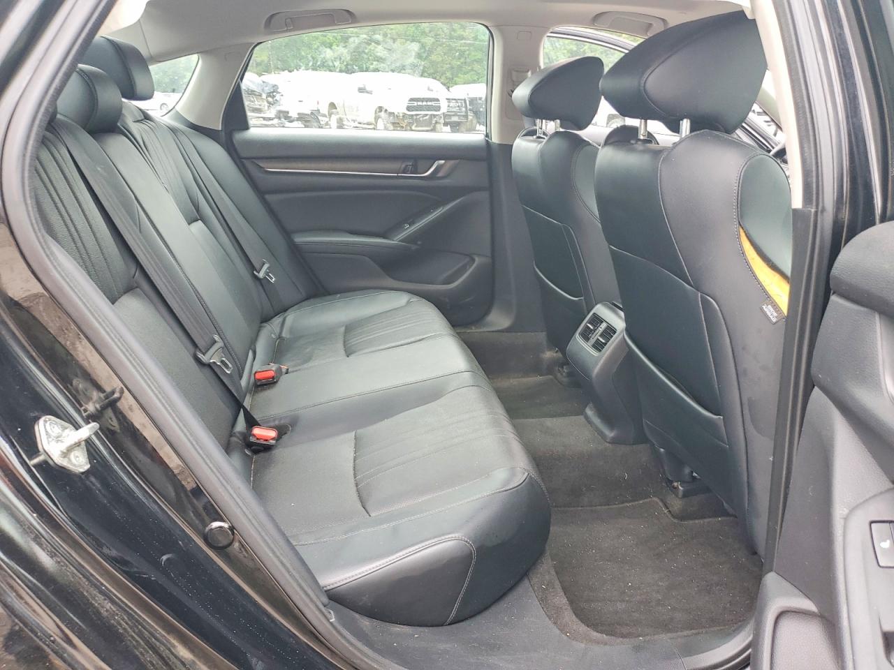 2018 HONDA ACCORD TOURING photo 10