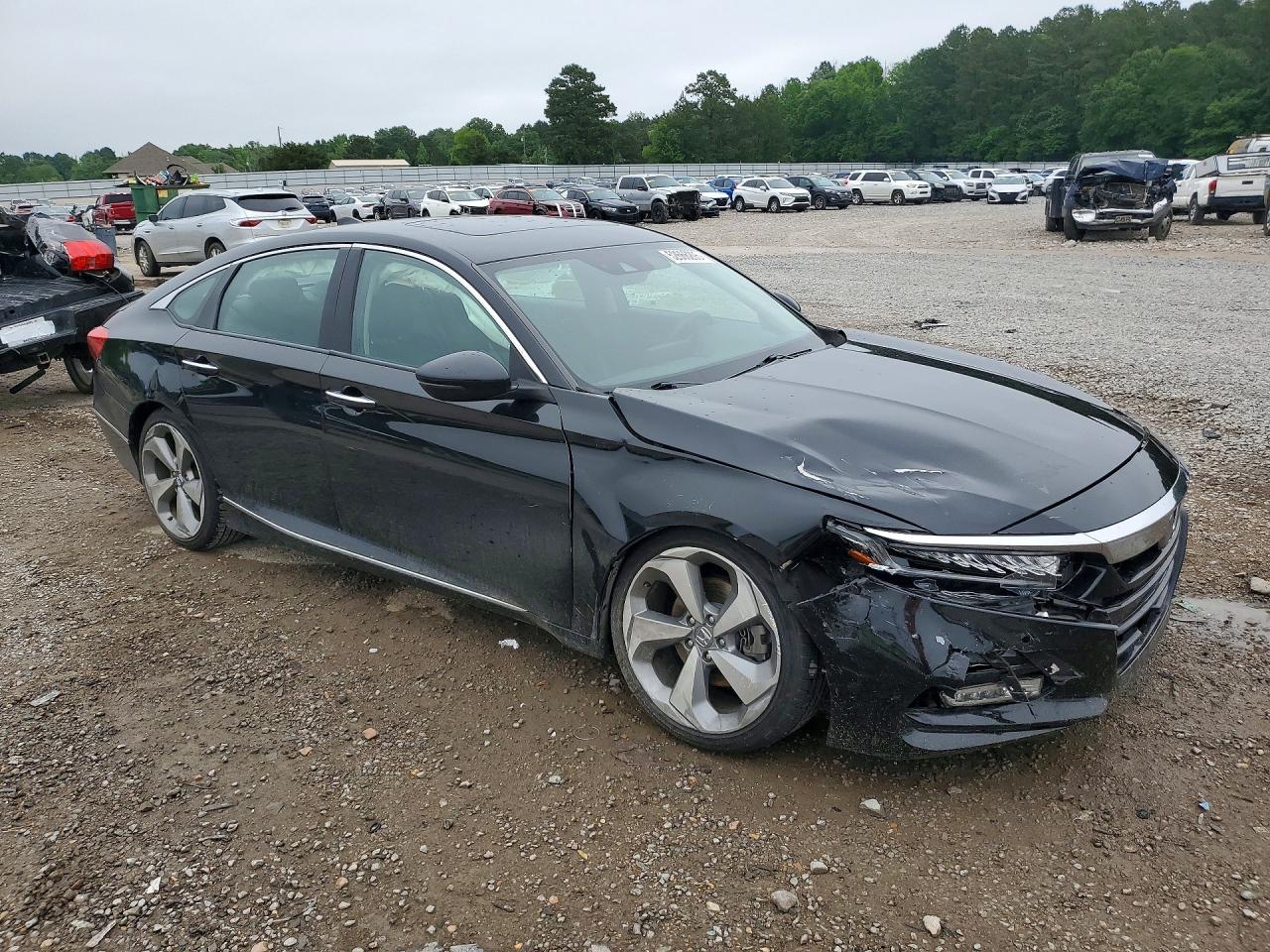 2018 HONDA ACCORD TOURING photo 4