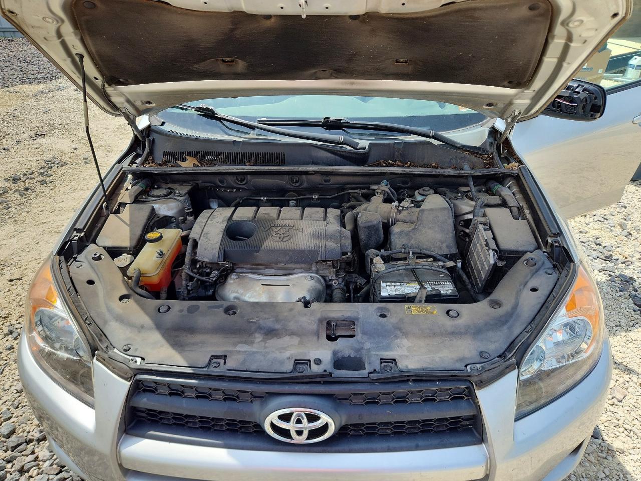 2011 TOYOTA RAV4 BASE photo 12