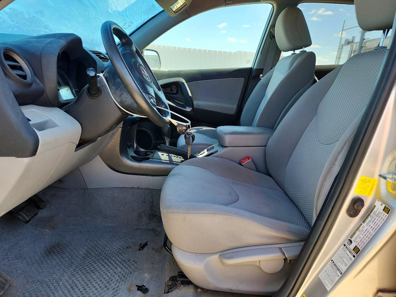 2011 TOYOTA RAV4 BASE photo 7