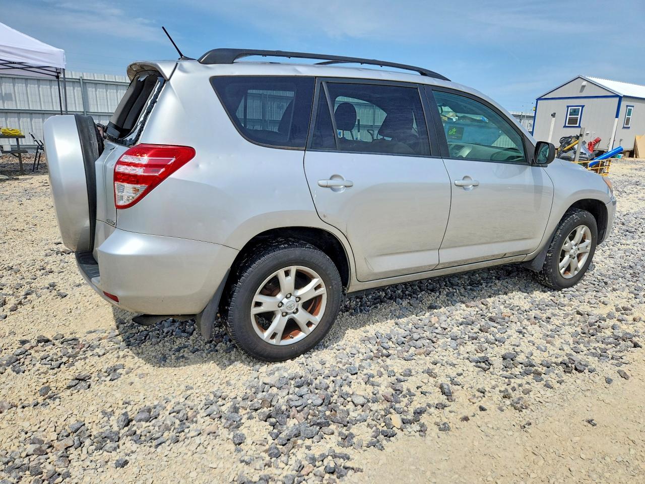 2011 TOYOTA RAV4 BASE photo 3