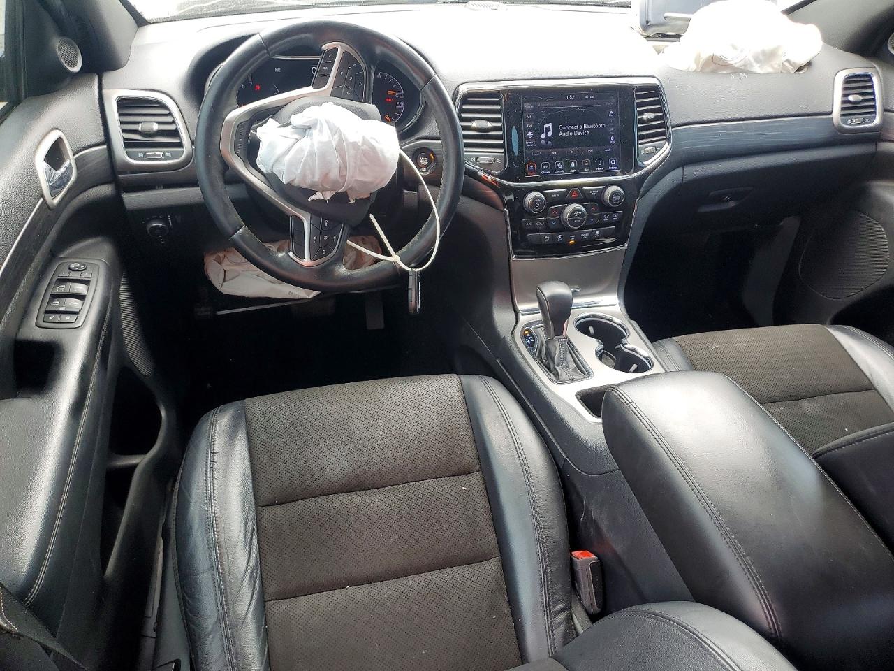 2020 JEEP GRAND CHEROKEE LAREDO photo 15