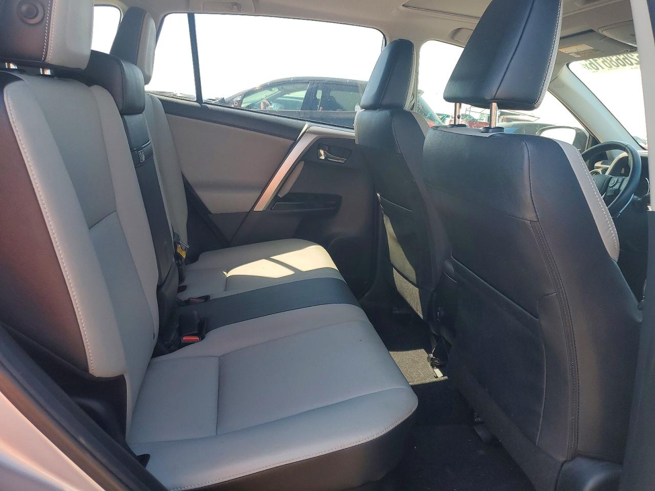 2018 TOYOTA RAV4 HV LIMITED photo 19