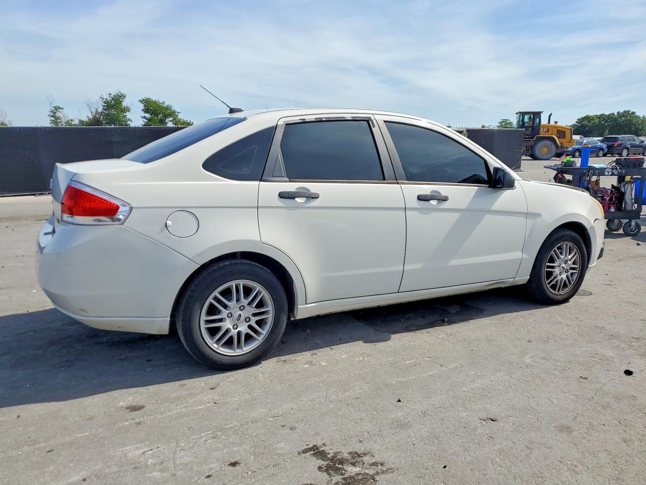 2009 FORD FOCUS SE photo 5