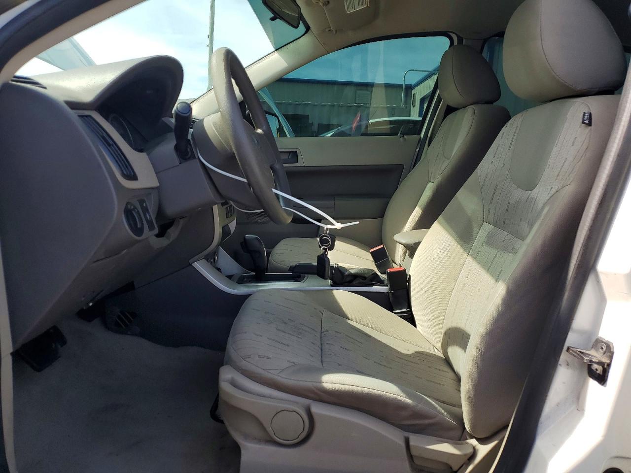 2009 FORD FOCUS SE photo 13