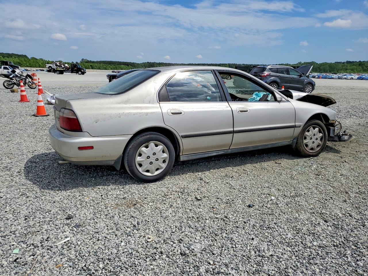 1997 HONDA ACCORD LX photo 5