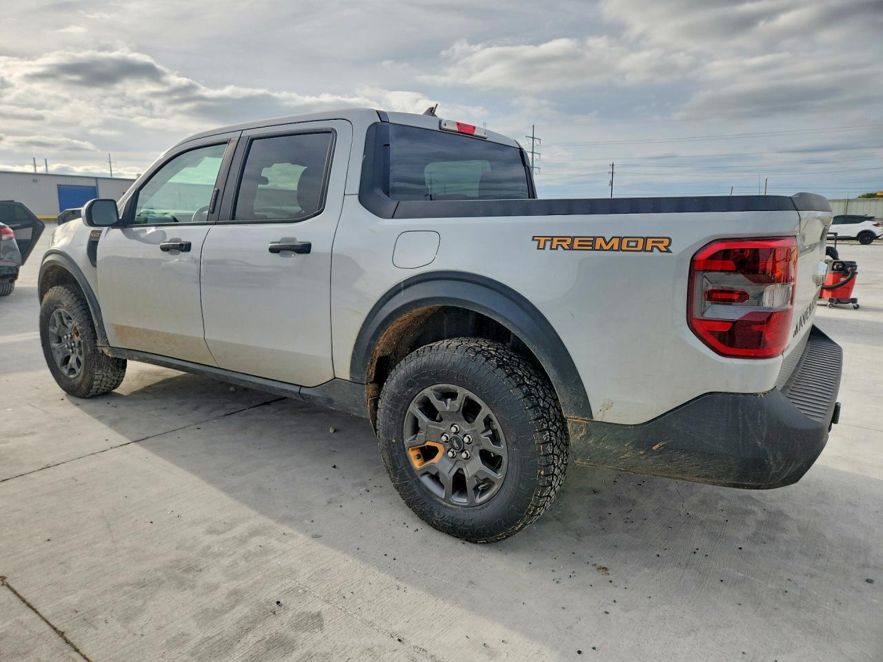 2023 FORD MAVERICK XLT photo 2
