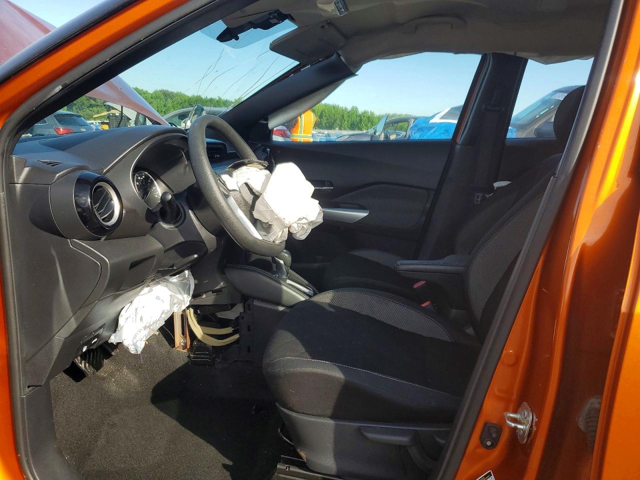 2020 NISSAN KICKS SV photo 13