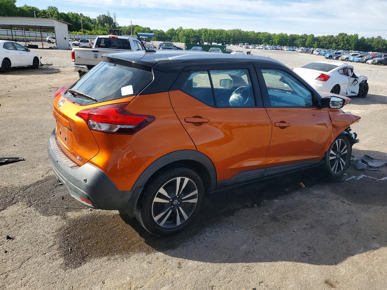 2020 NISSAN KICKS SV photo 5