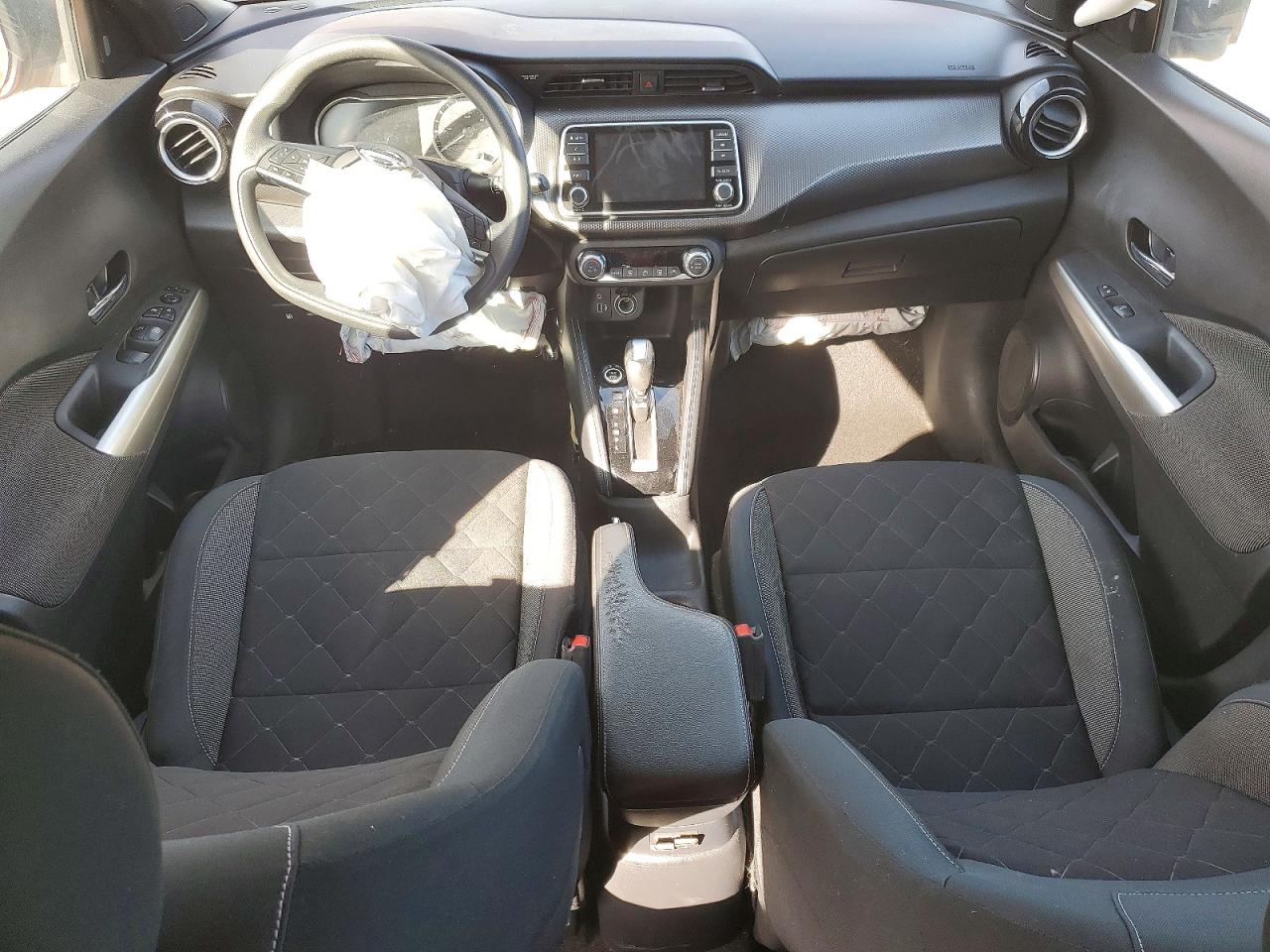 2020 NISSAN KICKS SV photo 15