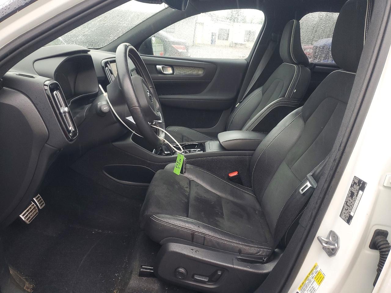 2021 VOLVO XC40 PLUS photo 13