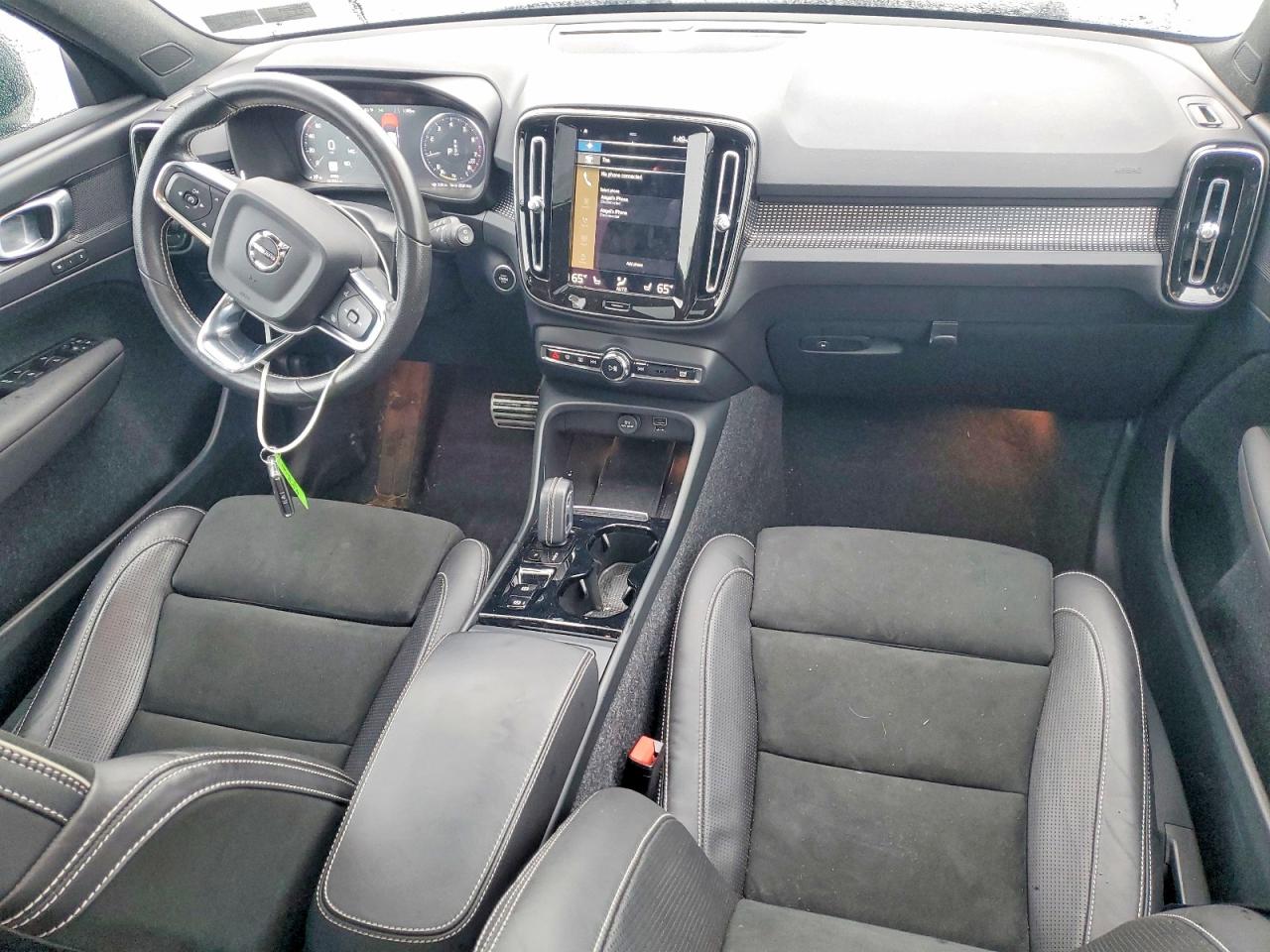 2021 VOLVO XC40 PLUS photo 15