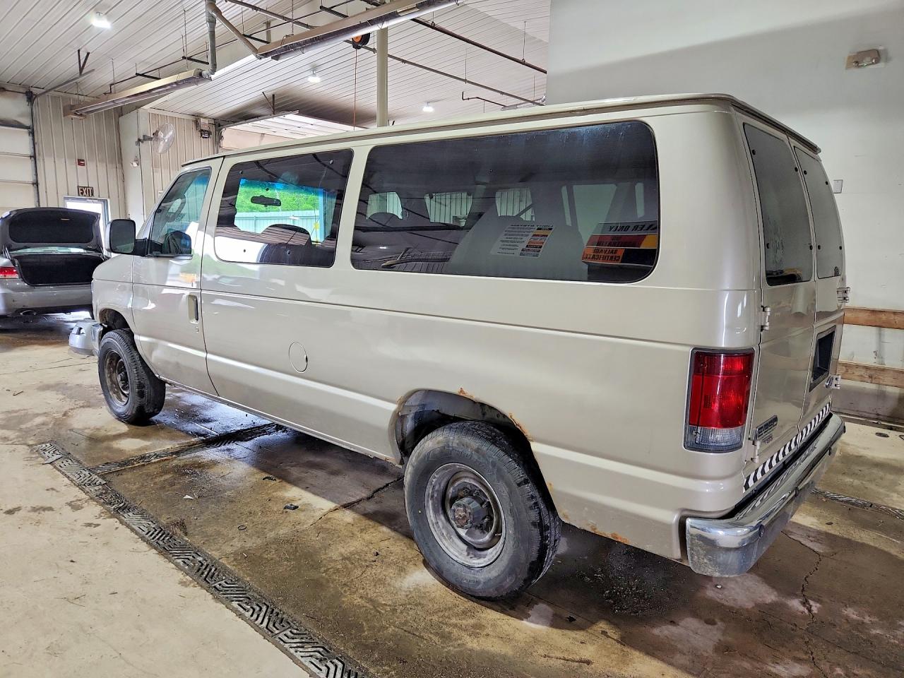 2008 FORD ECONOLINE E350 SUPER DUTY WAGON photo 4