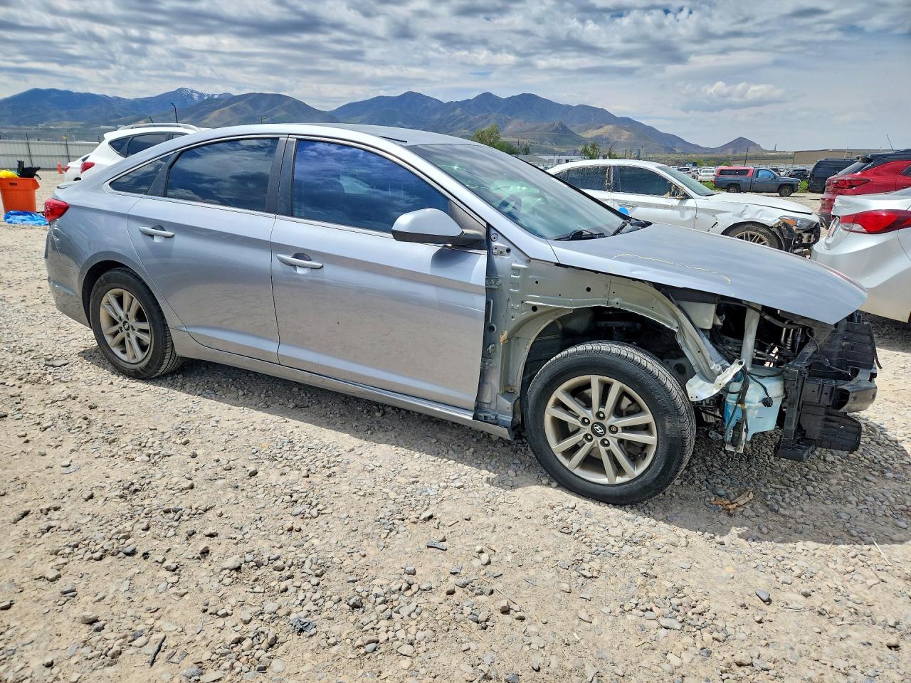 2015 HYUNDAI SONATA SE photo 4