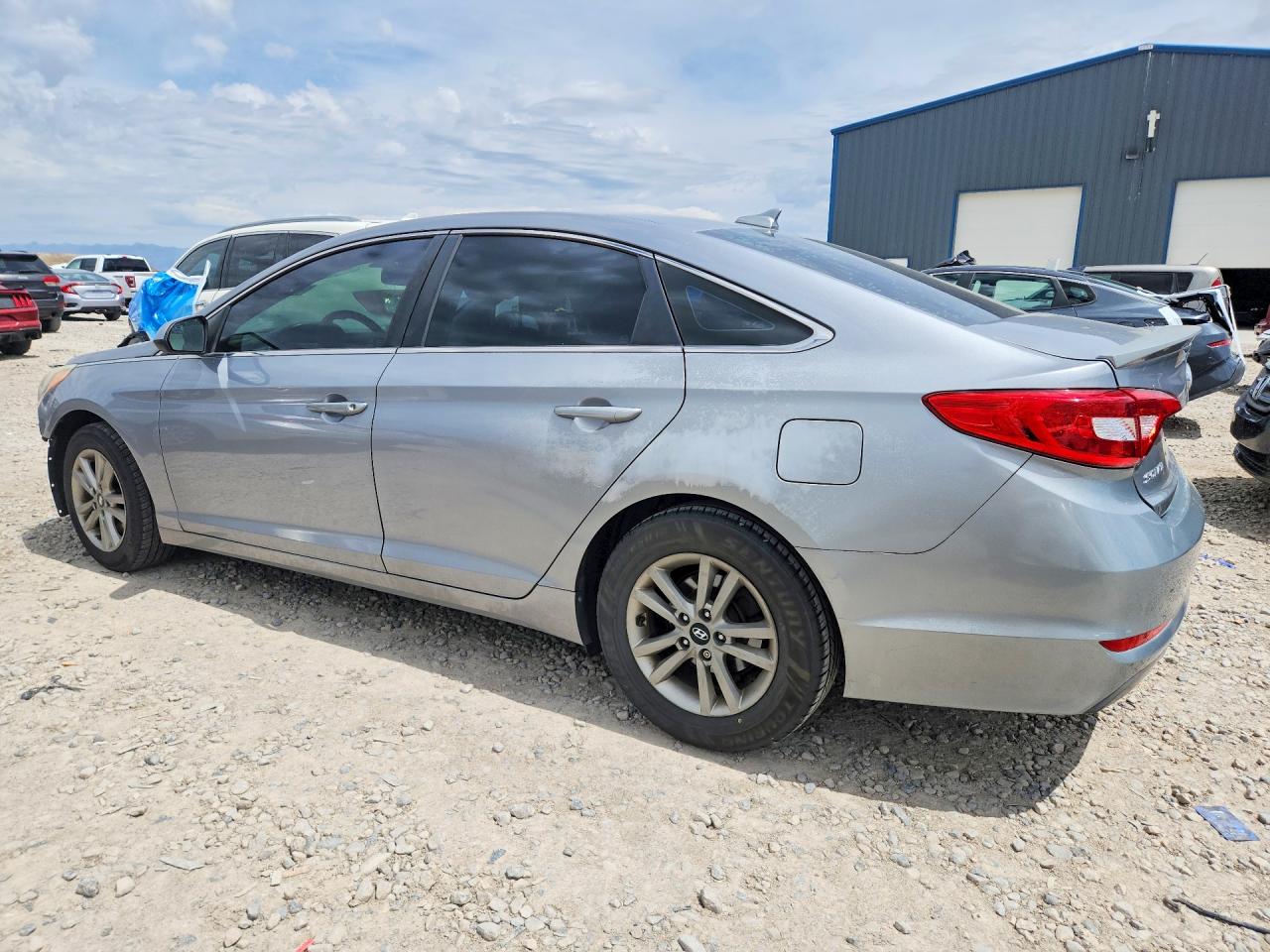 2015 HYUNDAI SONATA SE photo 2