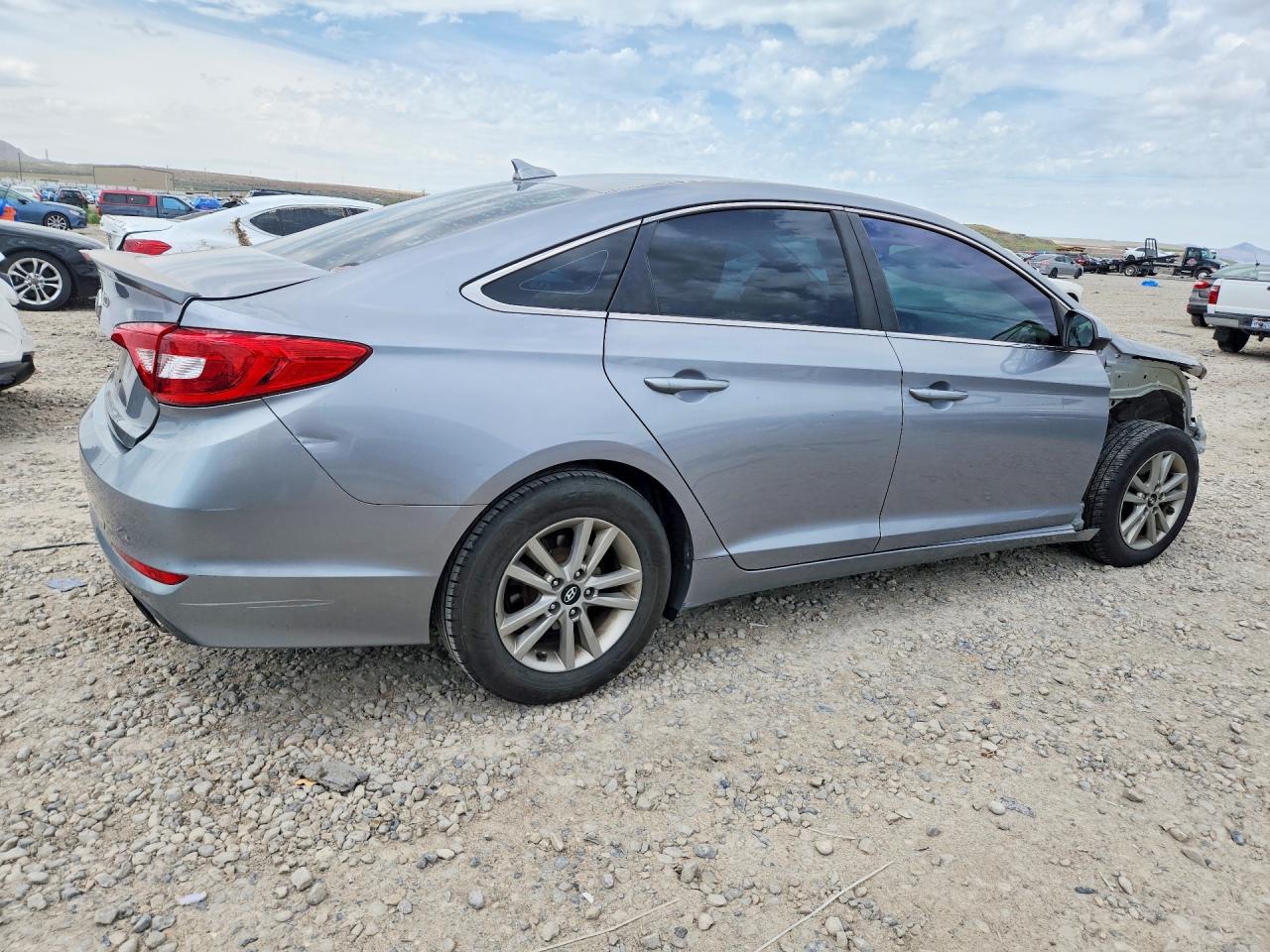 2015 HYUNDAI SONATA SE photo 3