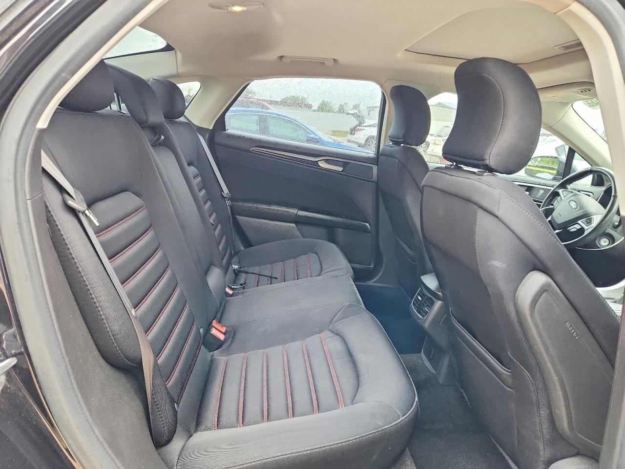 2015 FORD FUSION SE photo 10