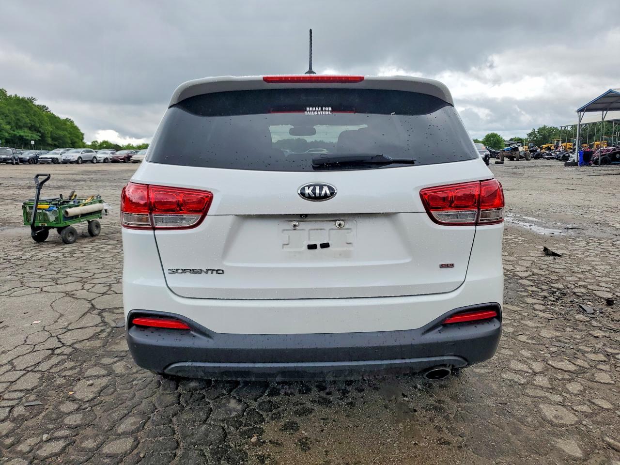2017 KIA SORENTO LX photo 11