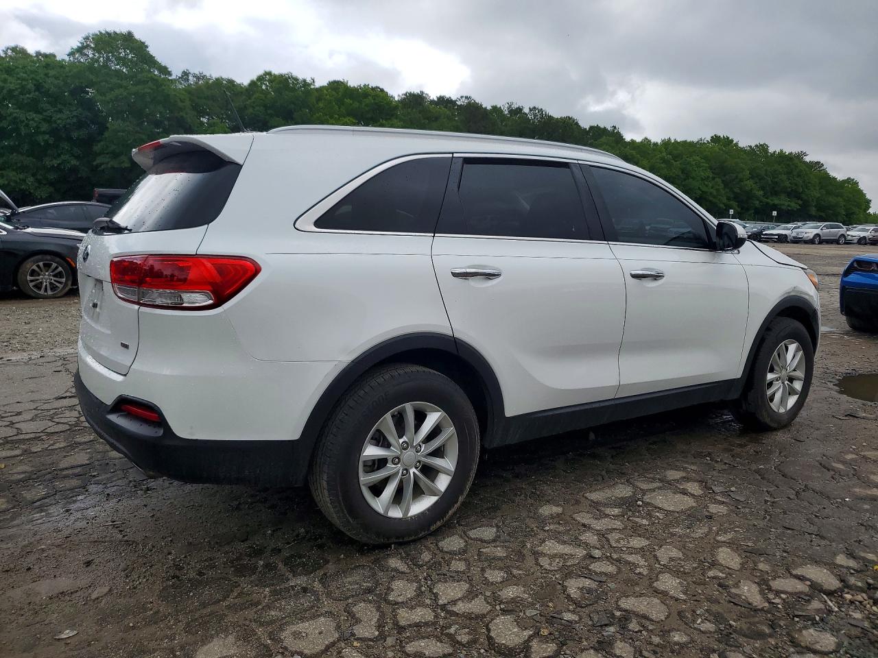 2017 KIA SORENTO LX photo 5