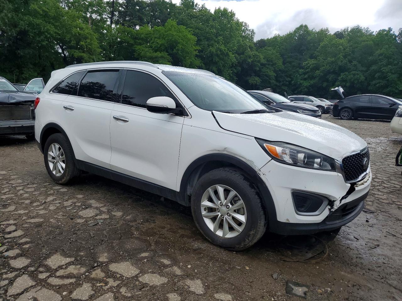 2017 KIA SORENTO LX photo 7