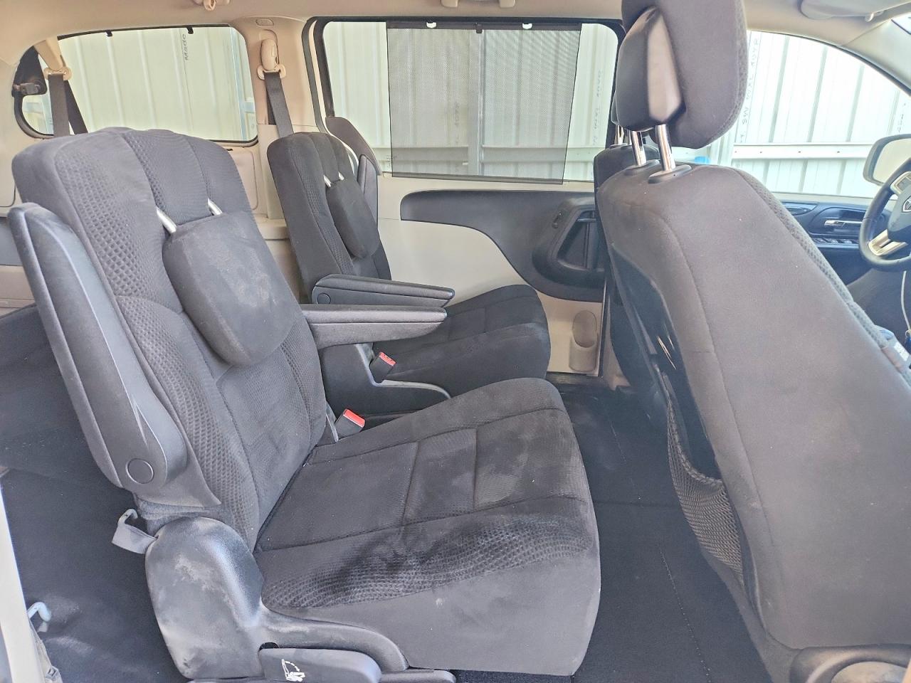 2013 DODGE GRAND CARAVAN SXT photo 11