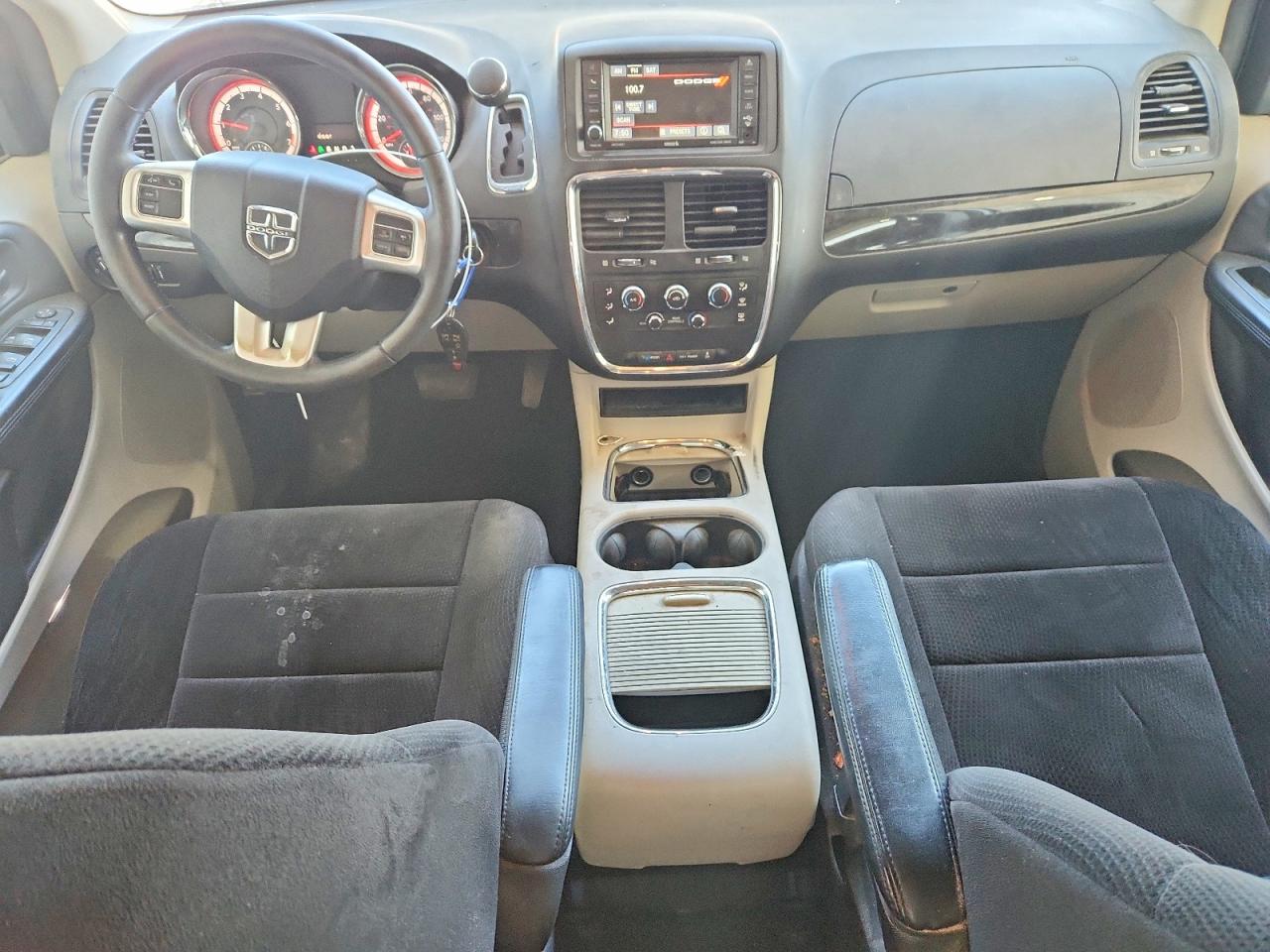 2013 DODGE GRAND CARAVAN SXT photo 8