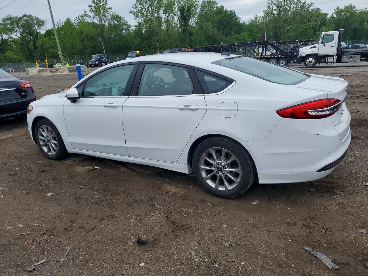 2017 FORD FUSION SE photo 4