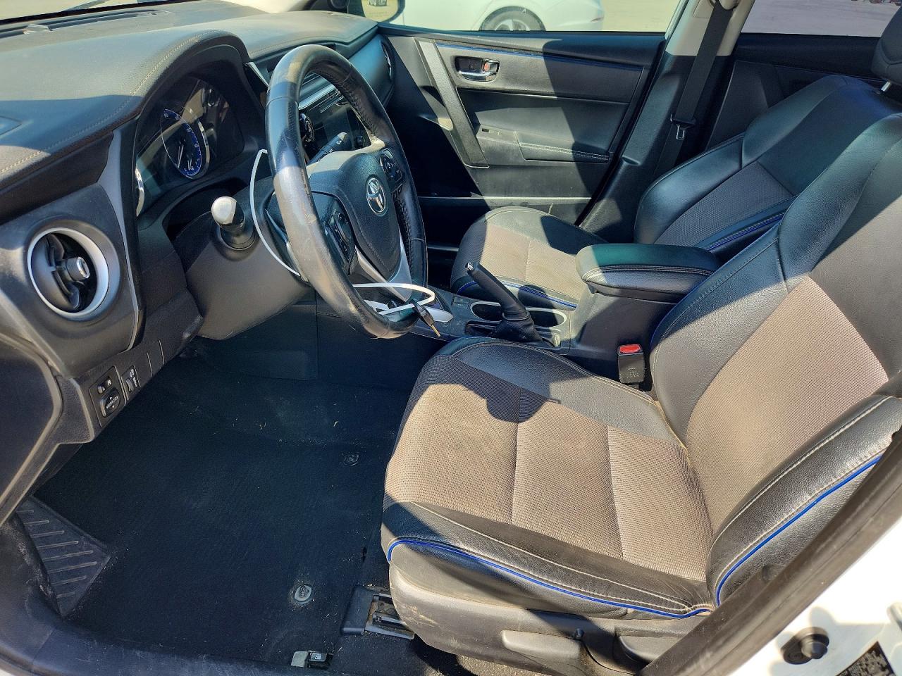 2017 TOYOTA COROLLA SE photo 13