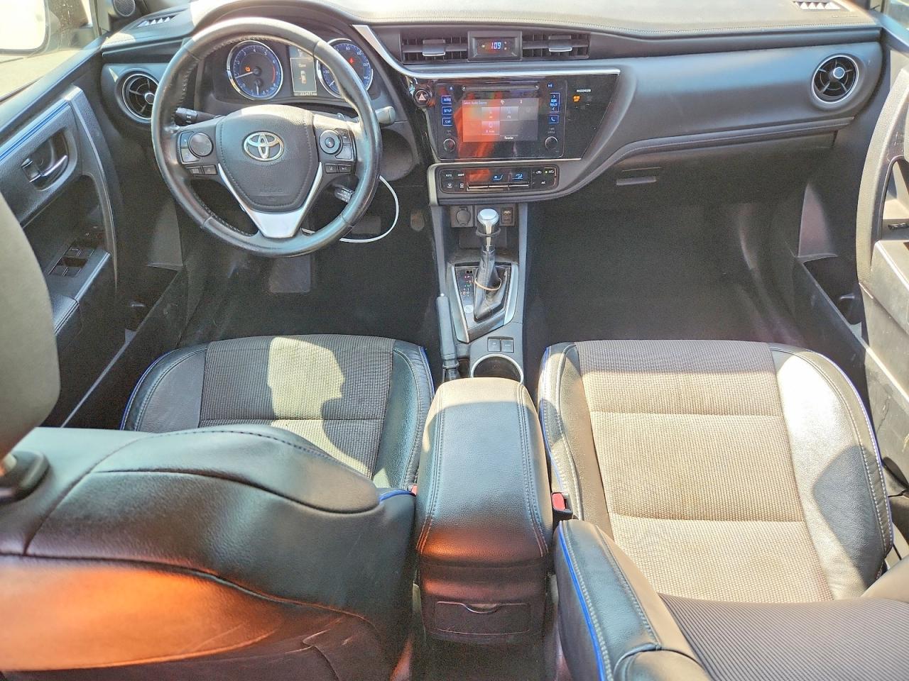 2017 TOYOTA COROLLA SE photo 15