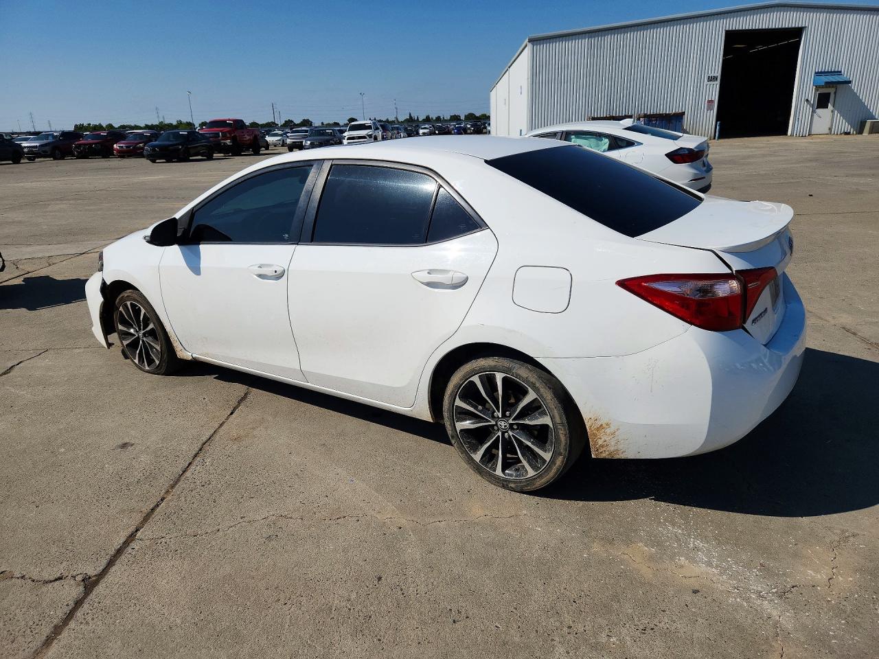 2017 TOYOTA COROLLA SE photo 3