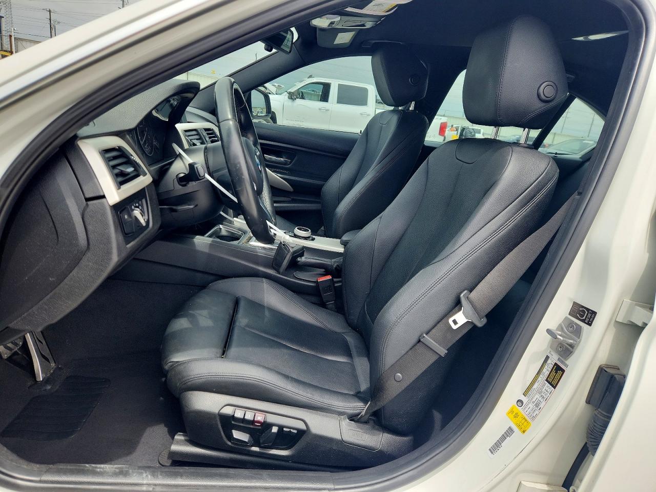 2015 BMW 320 I photo 13