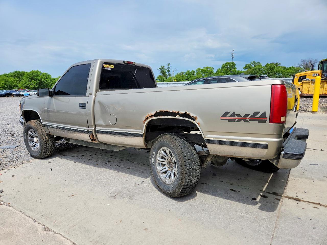 1998 CHEVROLET GMT-400 K1500 photo 2