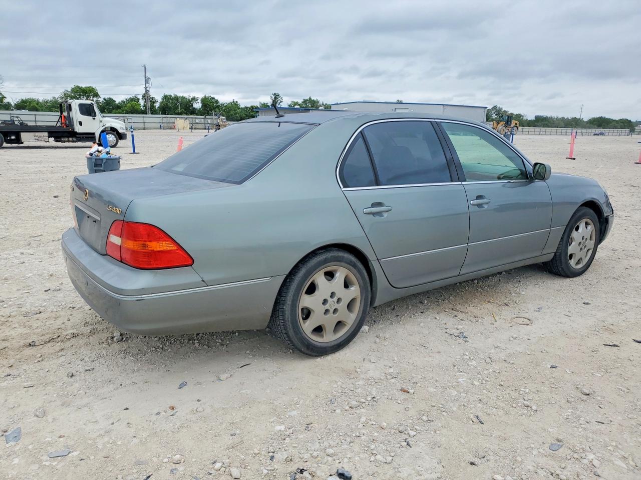 2003 LEXUS LS 430 photo 3