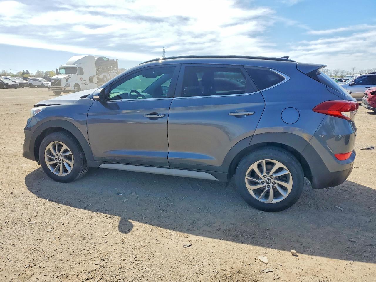2018 HYUNDAI TUCSON SE photo 3