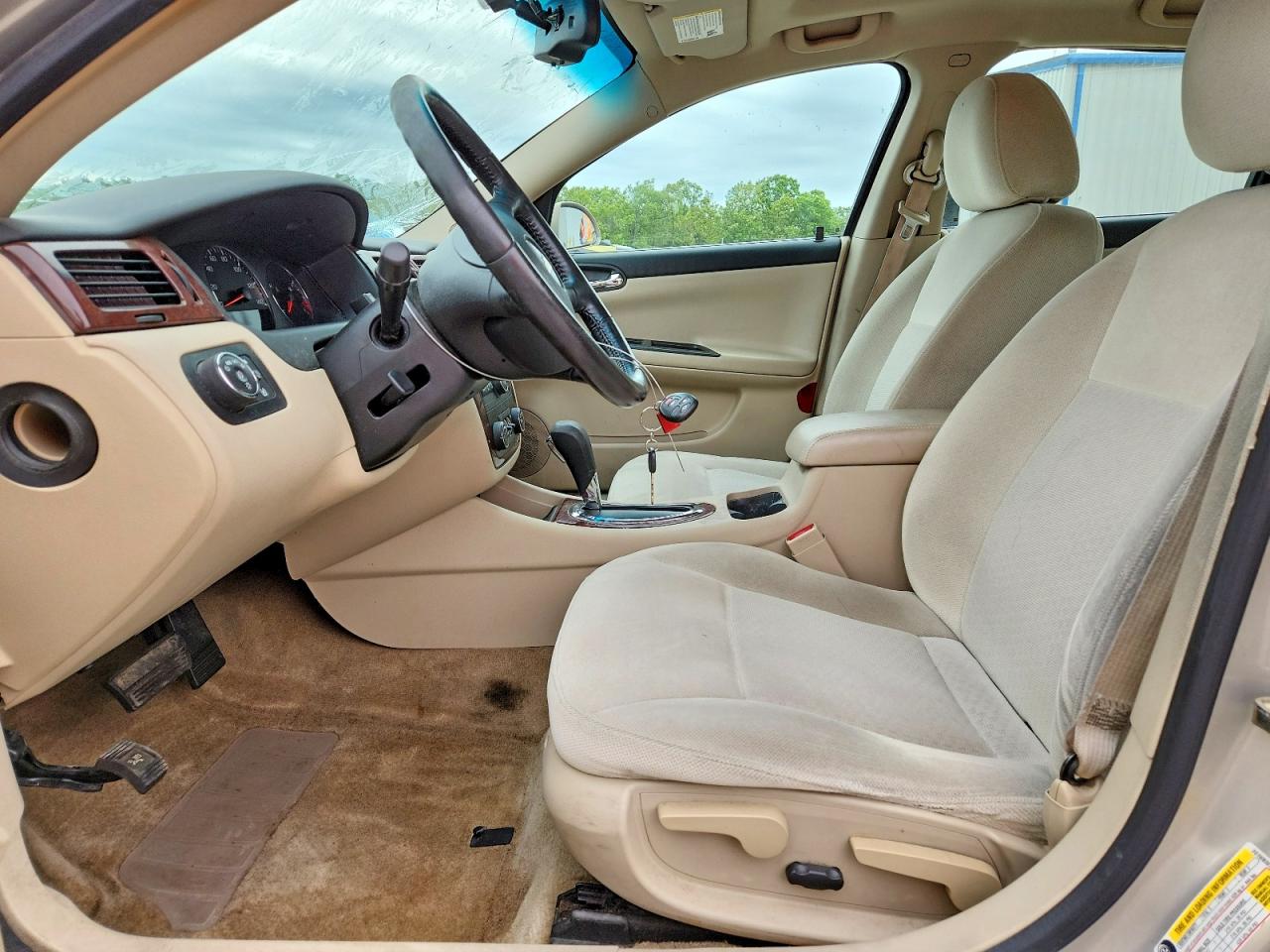 2010 CHEVROLET IMPALA LT photo 19