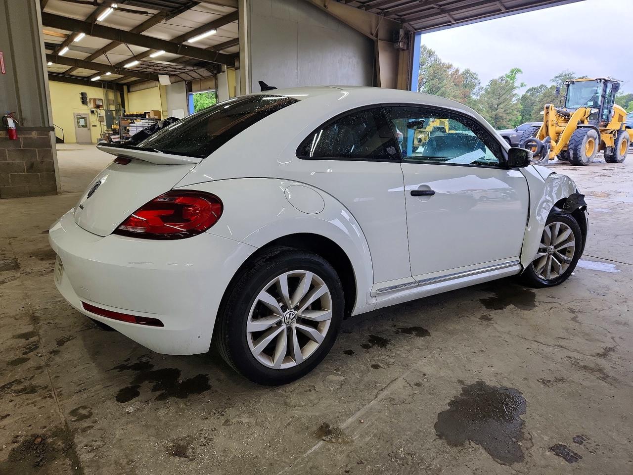 2017 VOLKSWAGEN BEETLE 1.8T photo 5