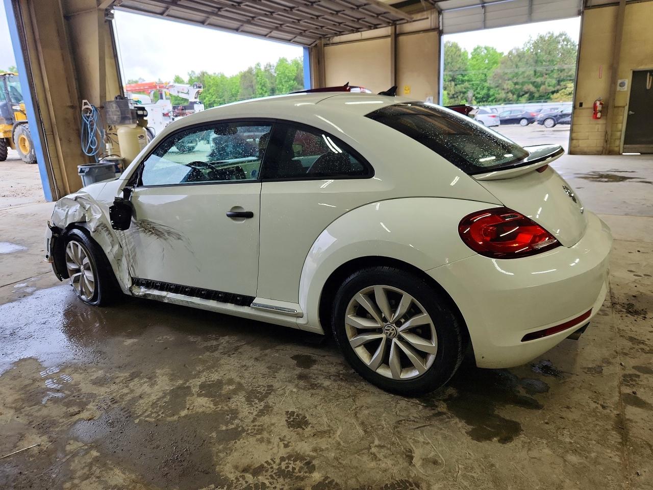 2017 VOLKSWAGEN BEETLE 1.8T photo 3