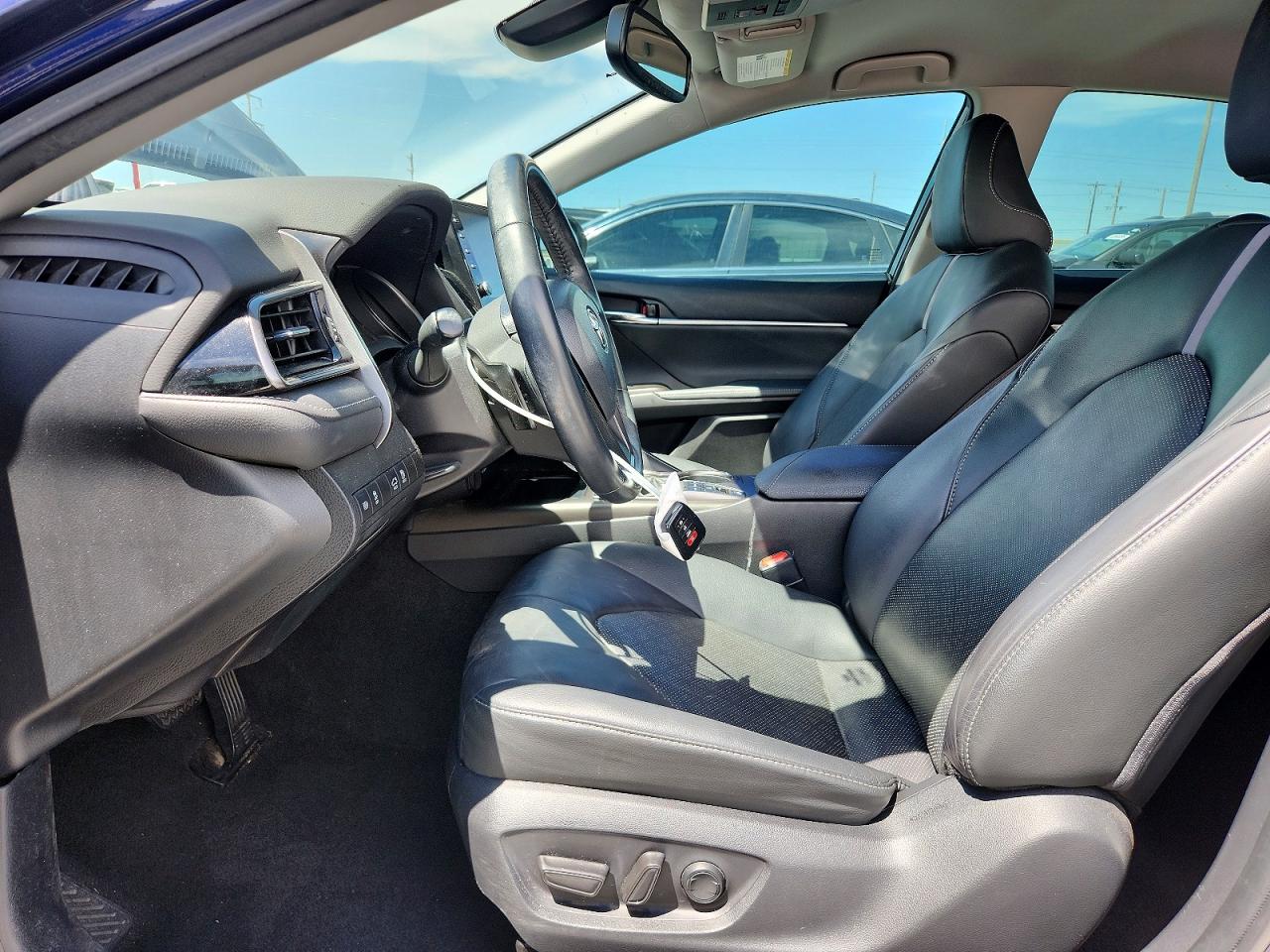 2022 TOYOTA CAMRY XSE photo 7