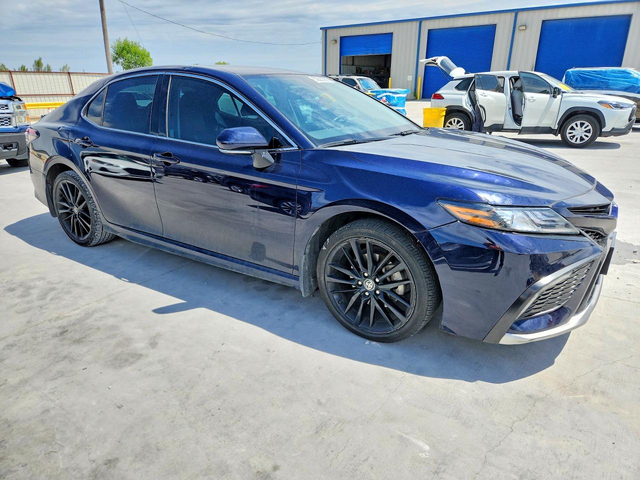 2022 TOYOTA CAMRY XSE photo 4