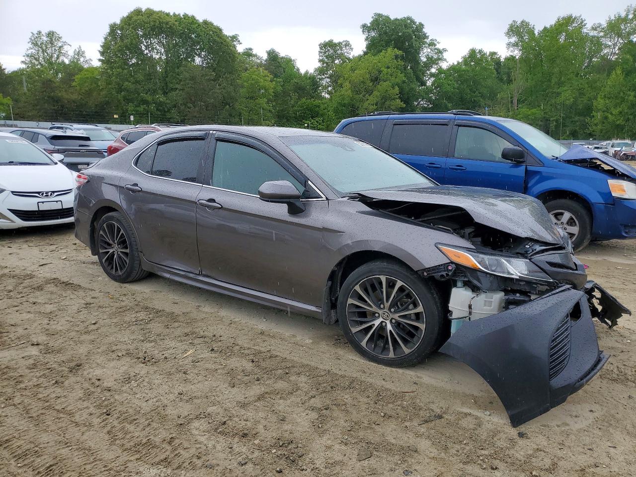 2020 TOYOTA CAMRY SE photo 7