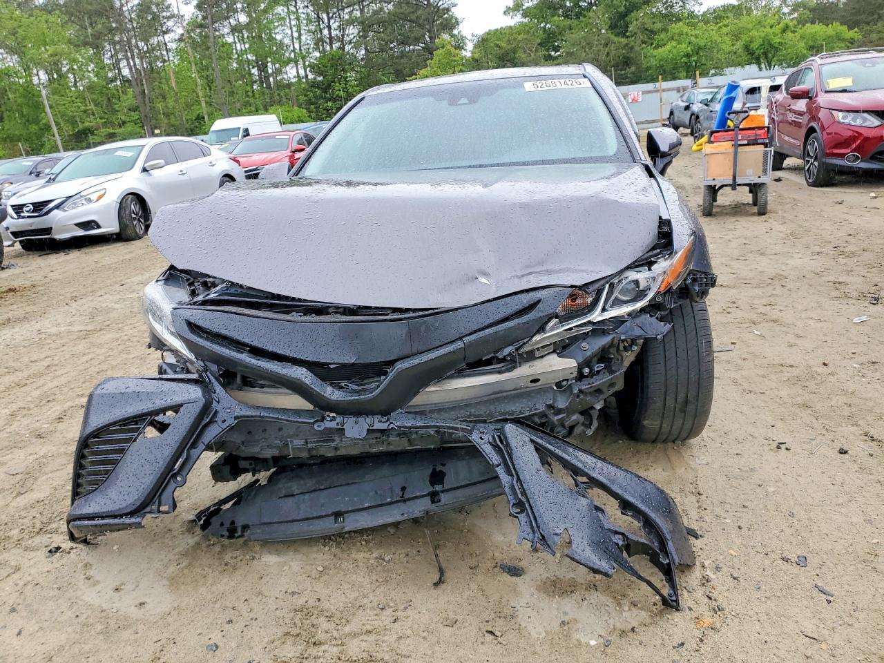 2020 TOYOTA CAMRY SE photo 9