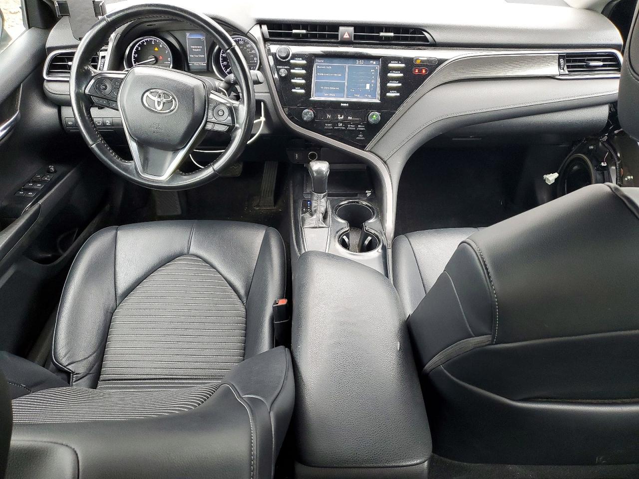 2020 TOYOTA CAMRY SE photo 15