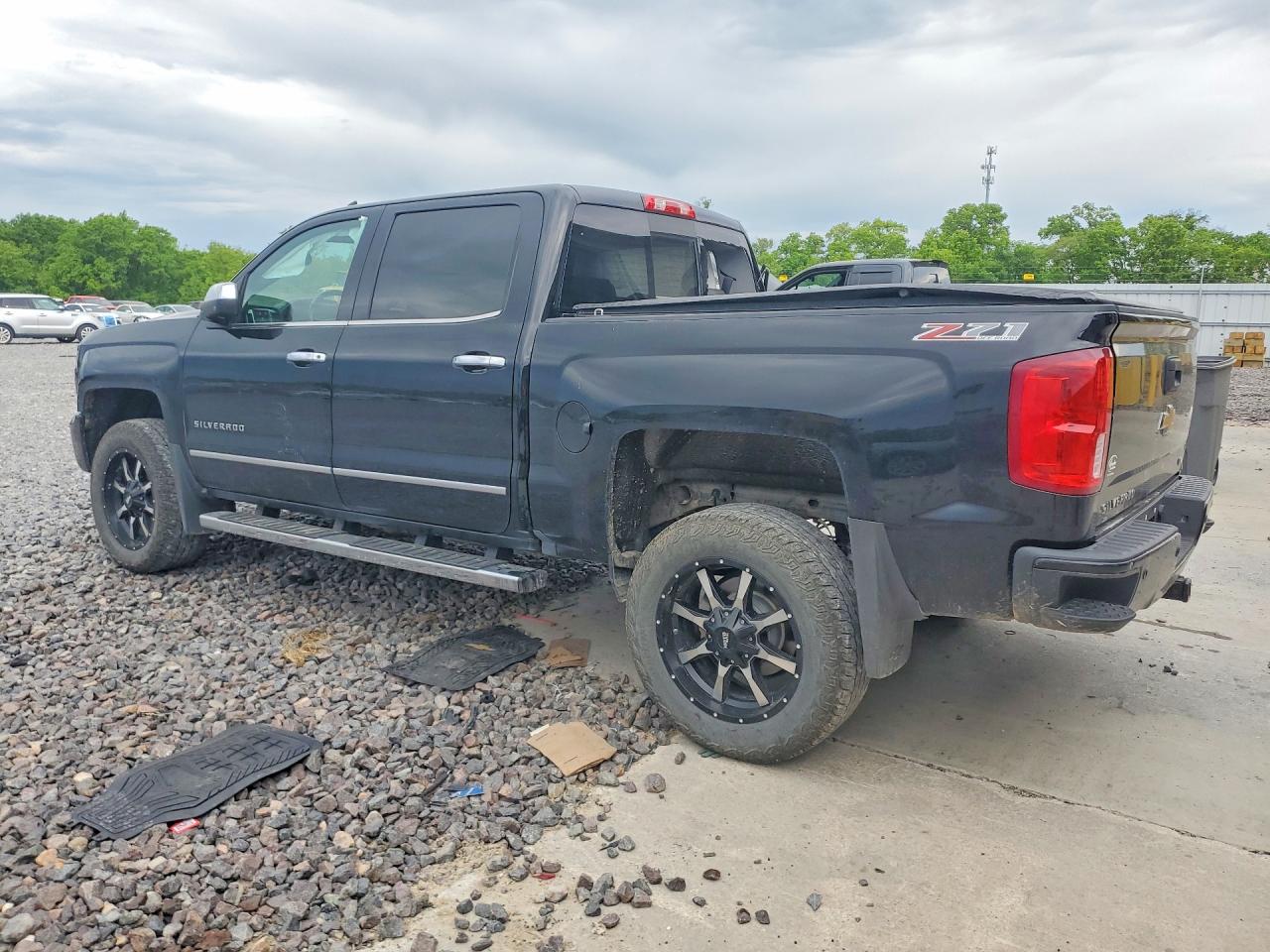 2017 CHEVROLET SILVERADO K1500 LTZ photo 3