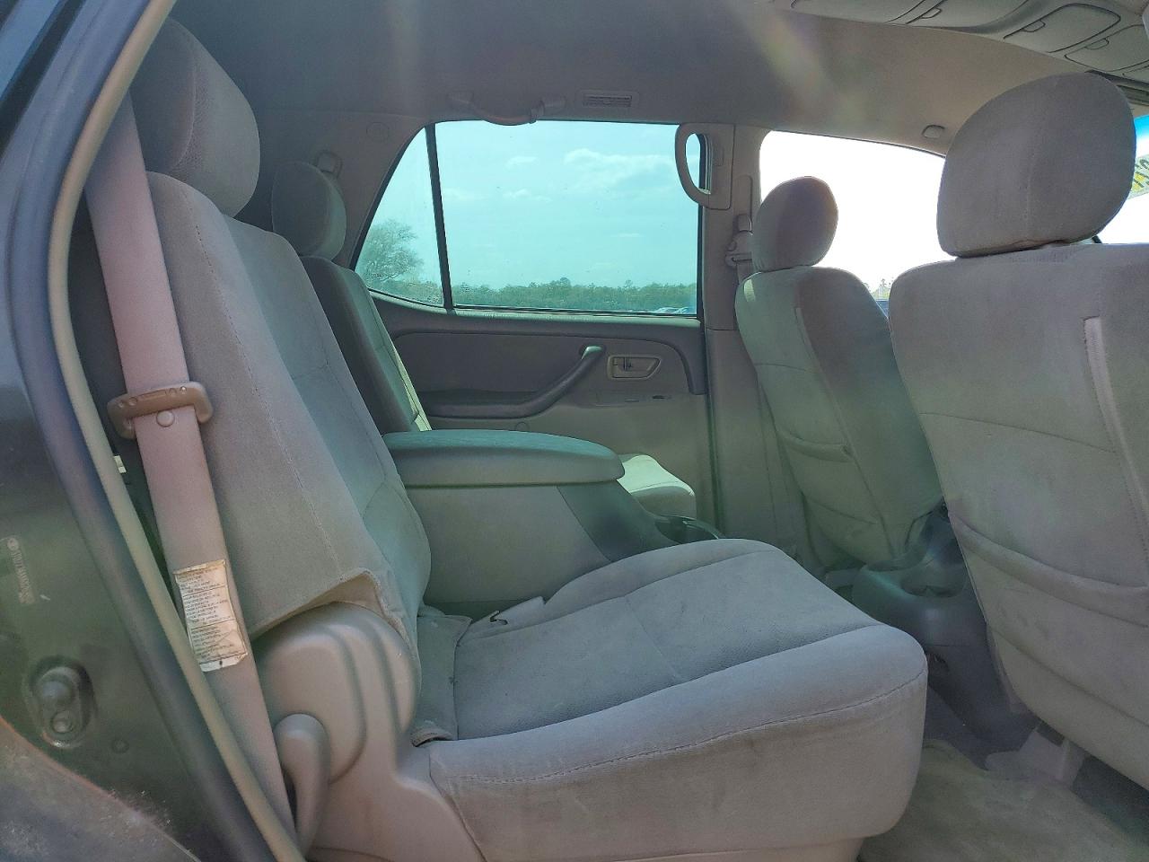 2006 TOYOTA SEQUOIA photo 28