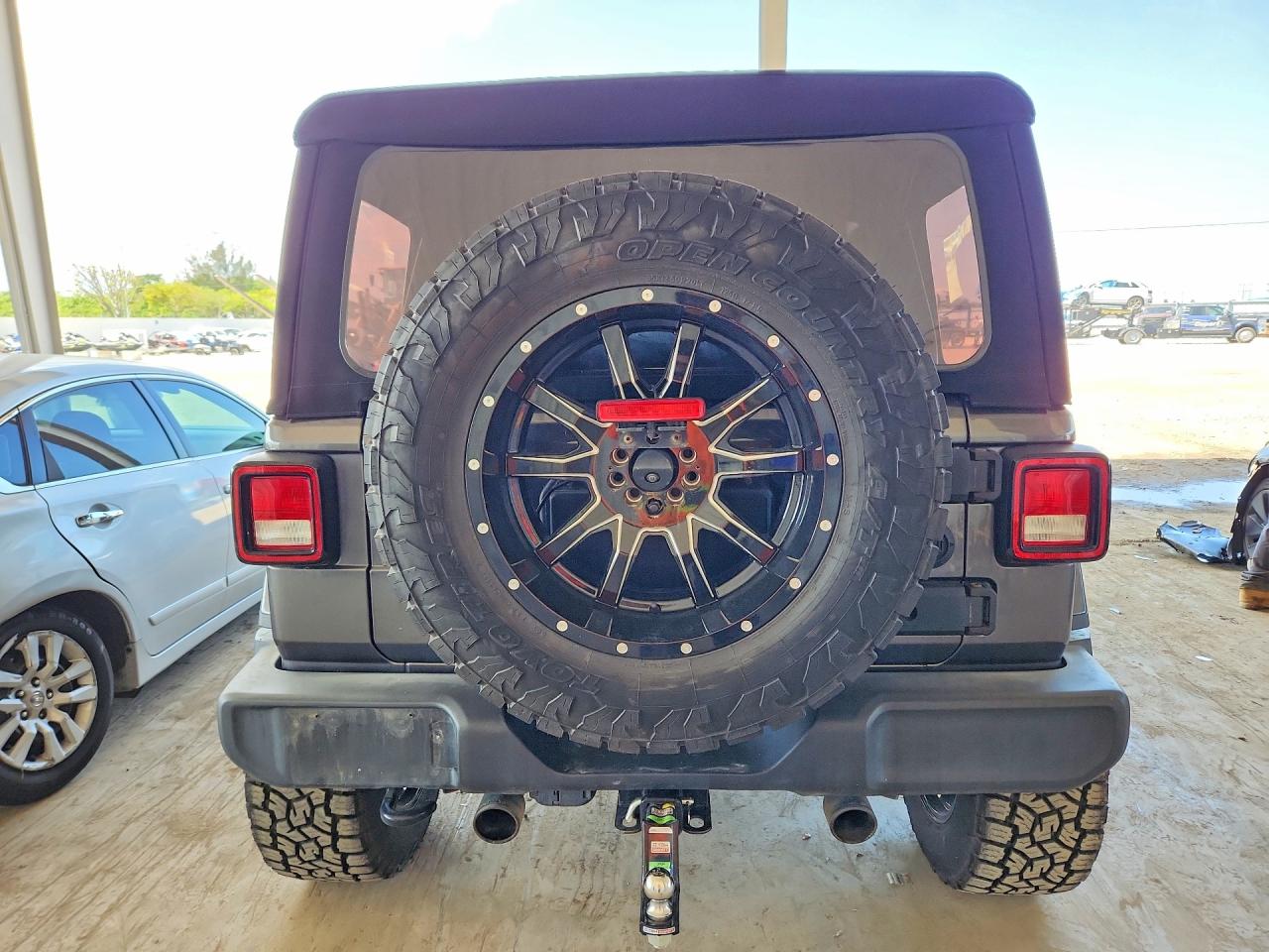 2018 JEEP WRANGLER UNLIMITED SPORT photo 16